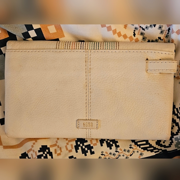 Hobo International Keen Continental Wallet - Picture 2 of 8